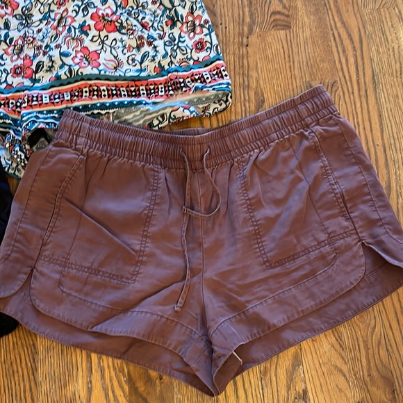 Bundle of 4 soft shorts - Medium - Picture 6 of 15